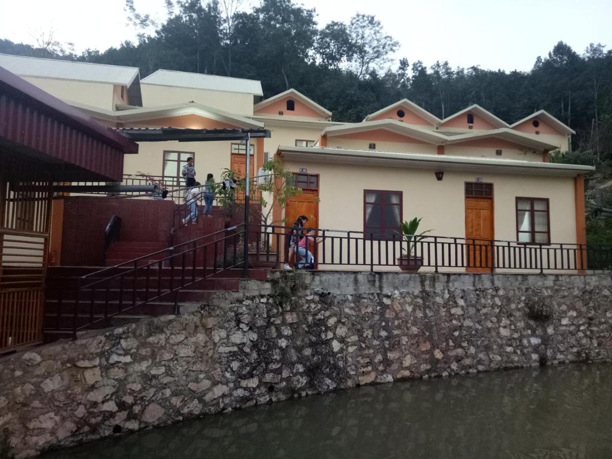 Hoa Lan Hotel 박깐 외부 사진